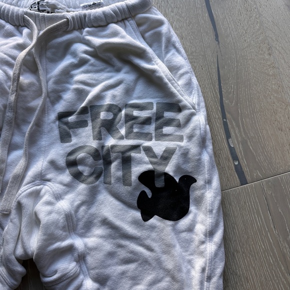 Free city sweatpants - Picture 2 of 2